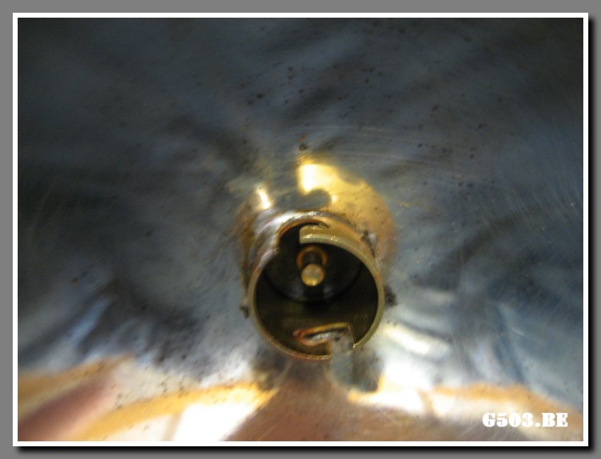 Bulb Holder and Clean Reflector